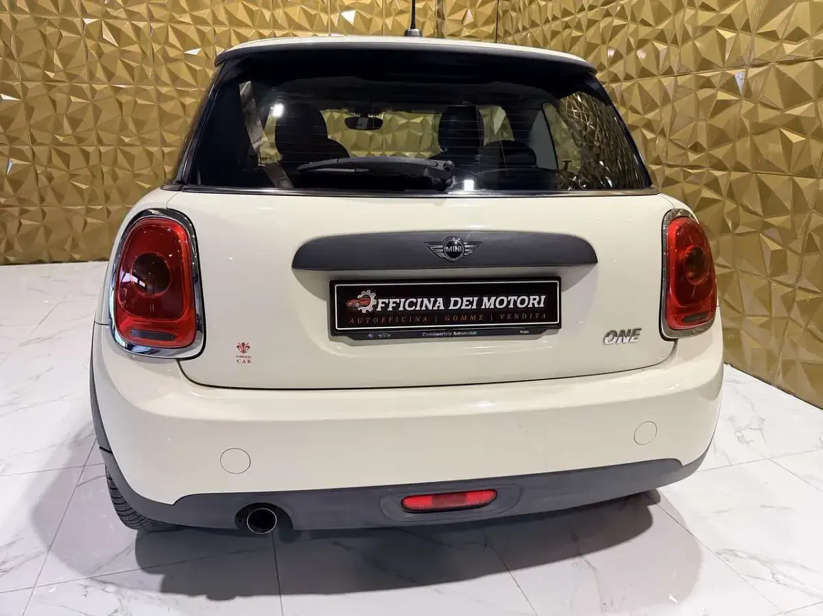 Usata Mini ONE 75 CV (55 kW) 2015 Bianco Utilitaria