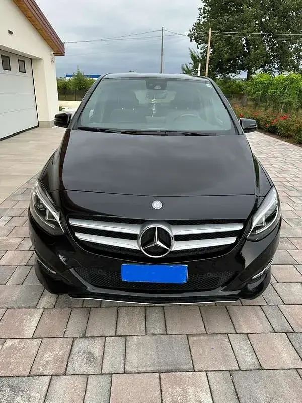 Usata Mercedes 200 136 CV (100 kW) 2016 Nero Berlina