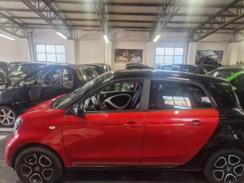 Usata Smart ForFour Prime 71 CV (52 kW) 2015 Rosso Utilitaria