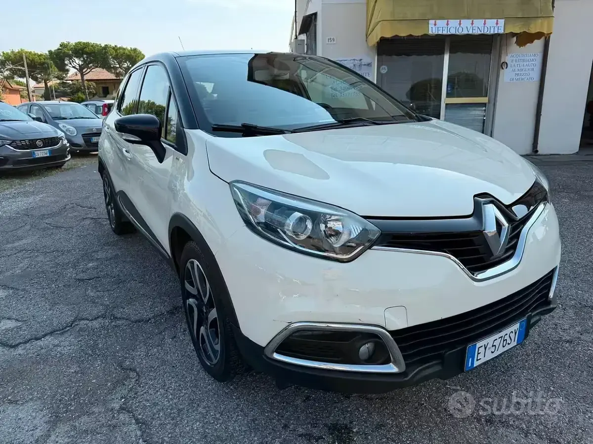 Usata Renault Captur 90 CV (66 kW) 2015 Beige SUV