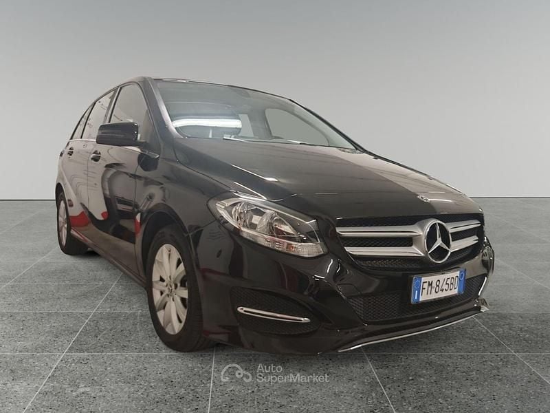 Usata Mercedes B160 Business 90 CV (66 kW) 2017 Monovolume