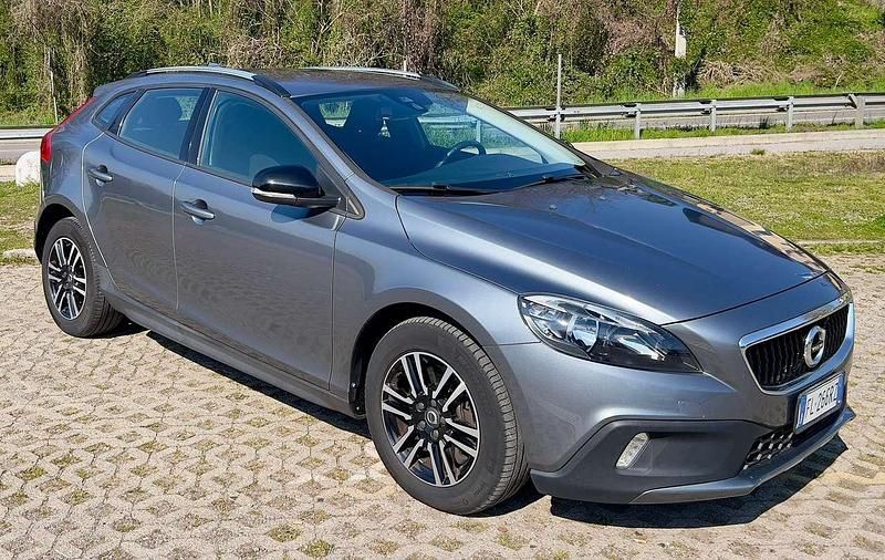 Usata Volvo V40 CC Pro 120 CV (88 kW) 2017 Grigio Station wagon