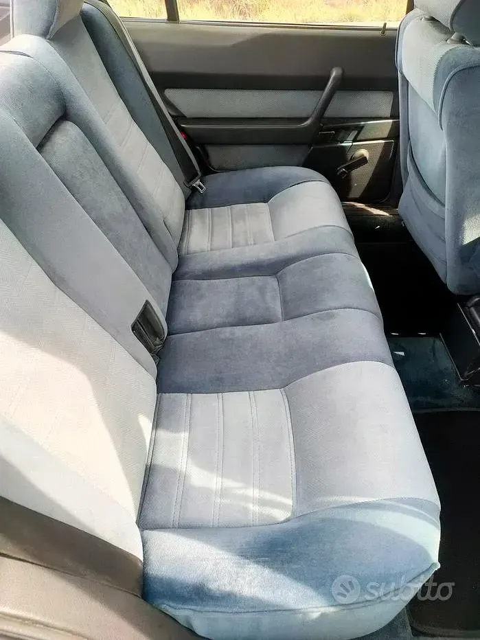 Usata Alfa Romeo 164 145 CV (106 kW) 1988 Bluazzurro Berlina
