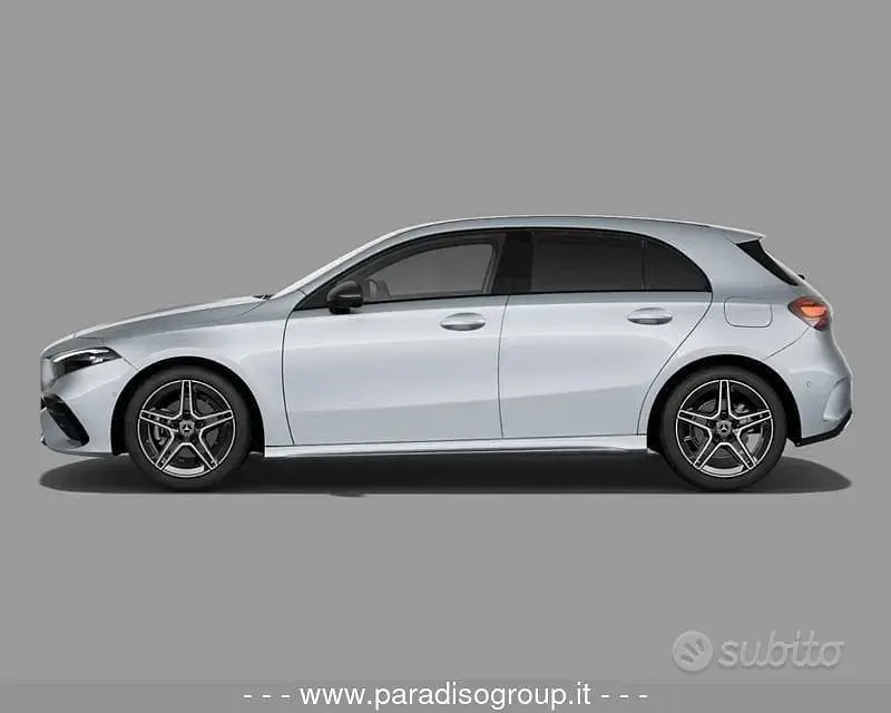 Nuova Mercedes A180 116 CV (85 kW) 2026 Grigio Berlina