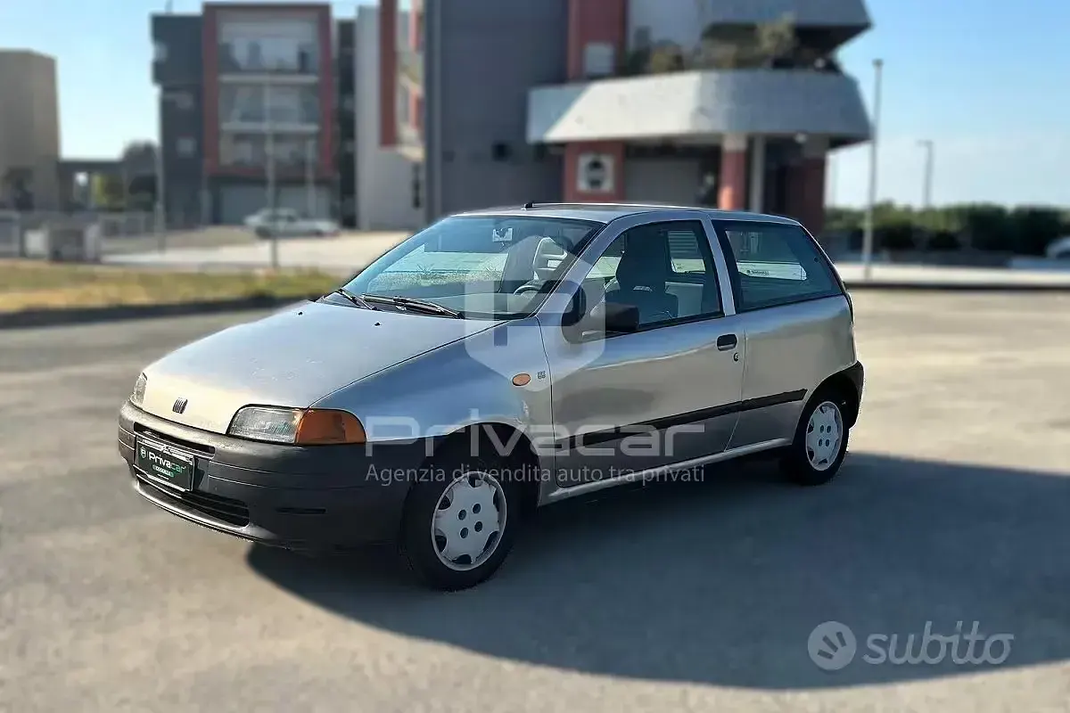 Usata Fiat Punto S 54 CV (39 kW) 1999 Grigio Utilitaria