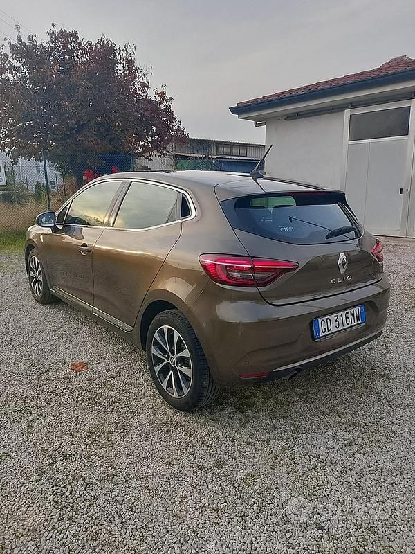 Usata Renault Clio V 2021 Marrone Berlina