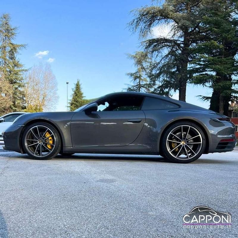 Usata Porsche 911 Carrera 385 CV (283 kW) 2021 Grigio scuro Coupé