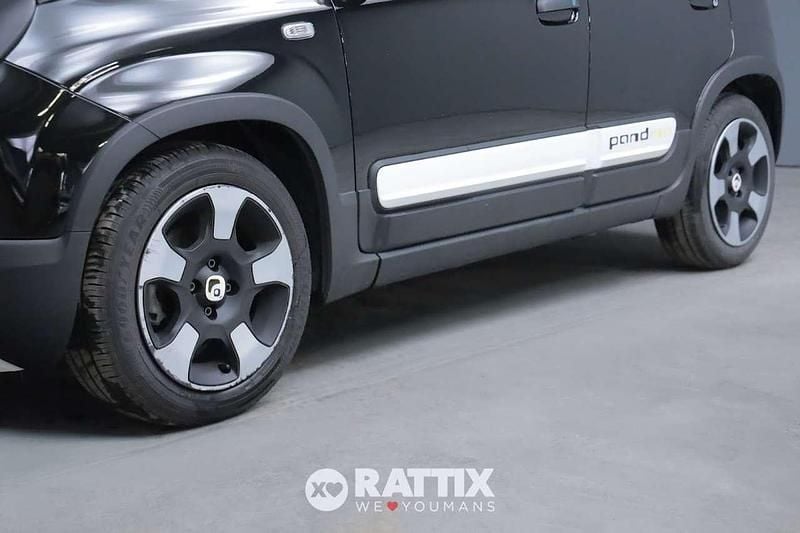 Usata Fiat Panda Cross Cross 69 CV (50 kW) 2025 Nero cinema Utilitaria