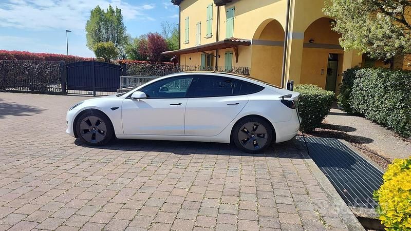 Usata Tesla Model 3 208 kW (283 CV) 2021 Bianco Berlina