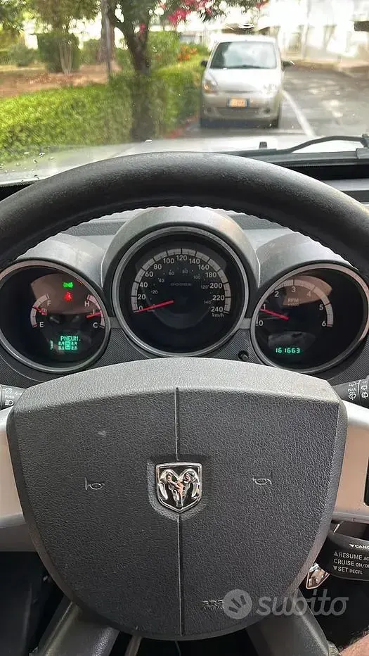 Usata Dodge Nitro SXT 177 CV (130 kW) 2007 Grigio SUV