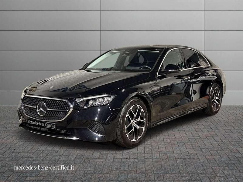 Nero Usata 2024 Mercedes E220 Advanced Berlina | 55.900 € (Buon prezzo) - Immagine 1/4