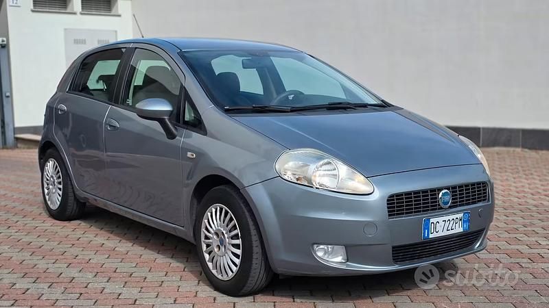 Usata Fiat Grande Punto Active 65 CV (47 kW) 2006 Grigio Utilitaria