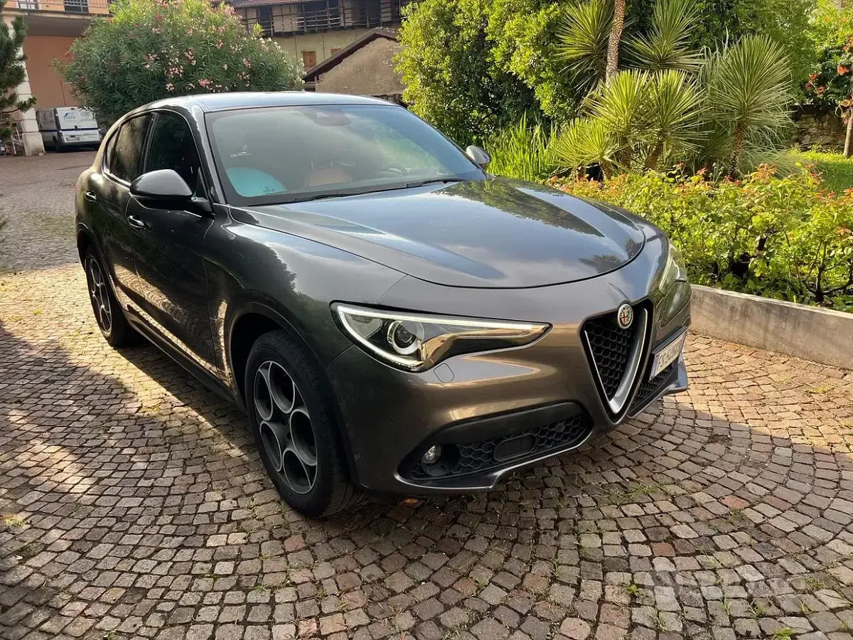 Usata Alfa Romeo Stelvio 210 CV (154 kW) 2019 Grigio SUV