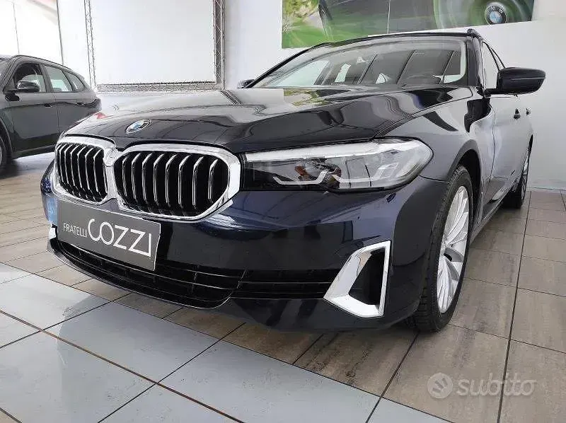 Usata BMW 520 Luxury Line 190 CV (139 kW) 2022 Bluazzurro Berlina