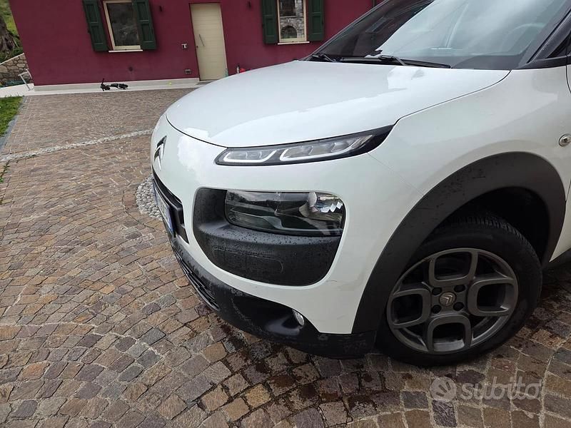 Usata Citroën C4 Cactus 100 CV (73 kW) 2016 Bianco Utilitaria