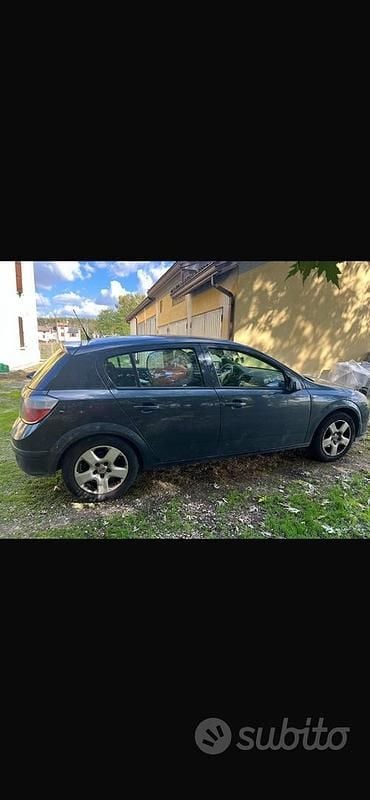 Usata Opel Astra 101 CV (74 kW) 2006 Blu