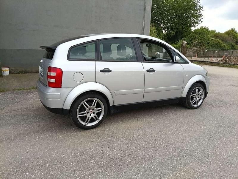 Usata Audi A2 Ambiente 75 CV (55 kW) 2002 Argento Utilitaria