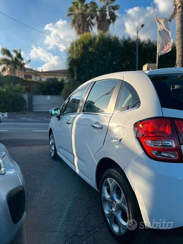 Usata Citroën C3 Exclusive 68 CV (50 kW) 2012 Bianco Utilitaria
