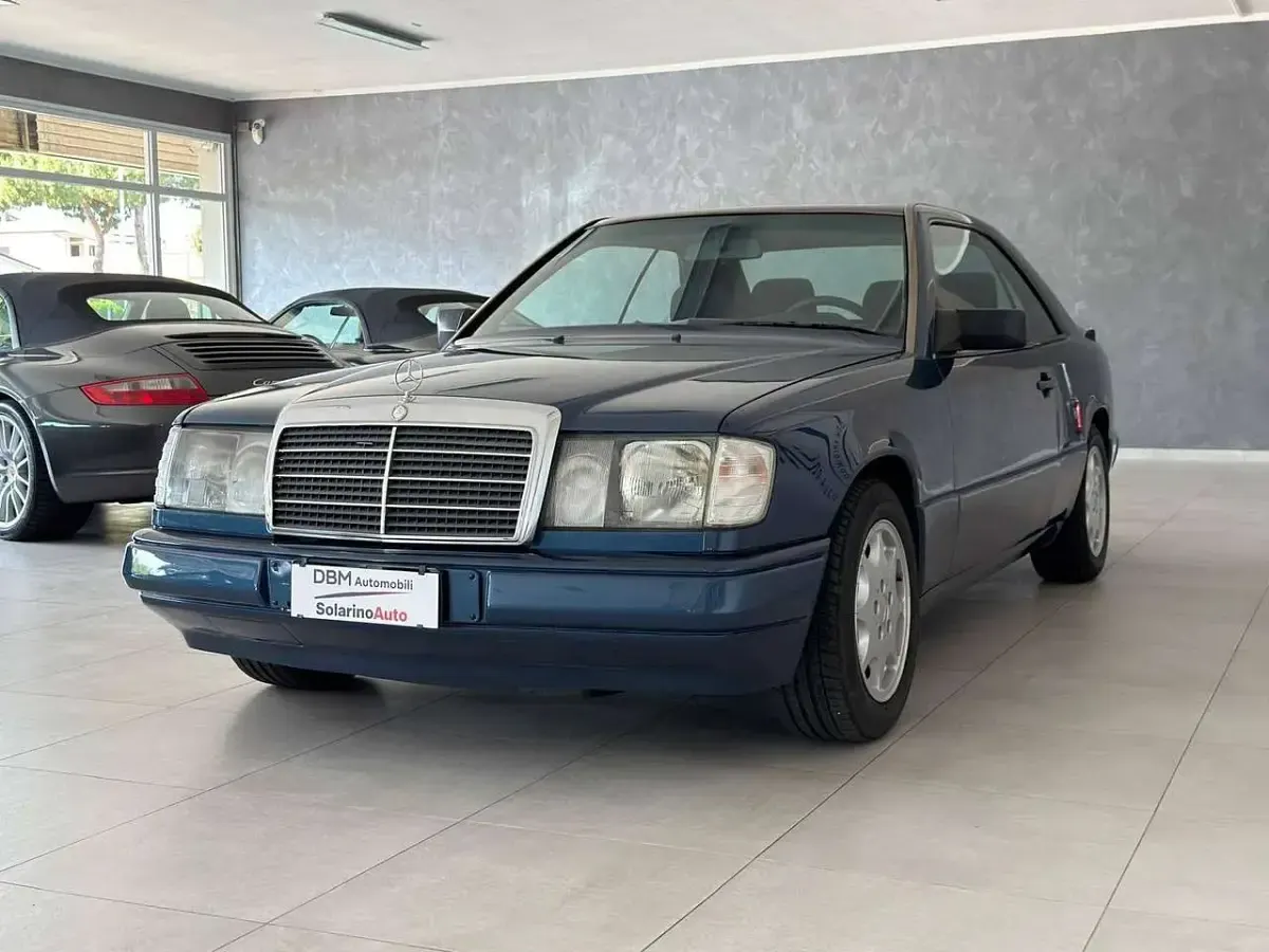 Usata Mercedes 300 179 CV (131 kW) 1988 Blu/azzurro Coupé
