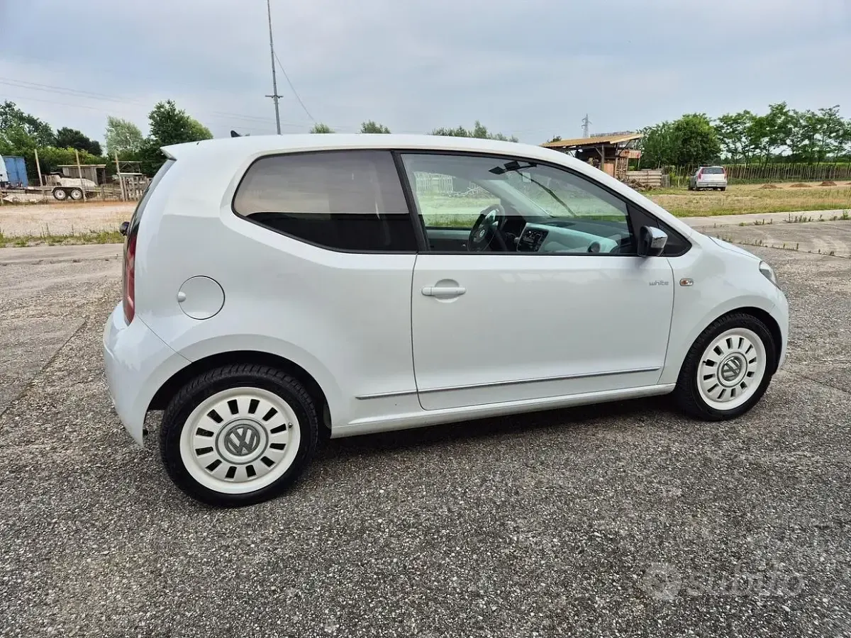 Usata VW up! 75 CV (55 kW) 2012 Bianco Utilitaria