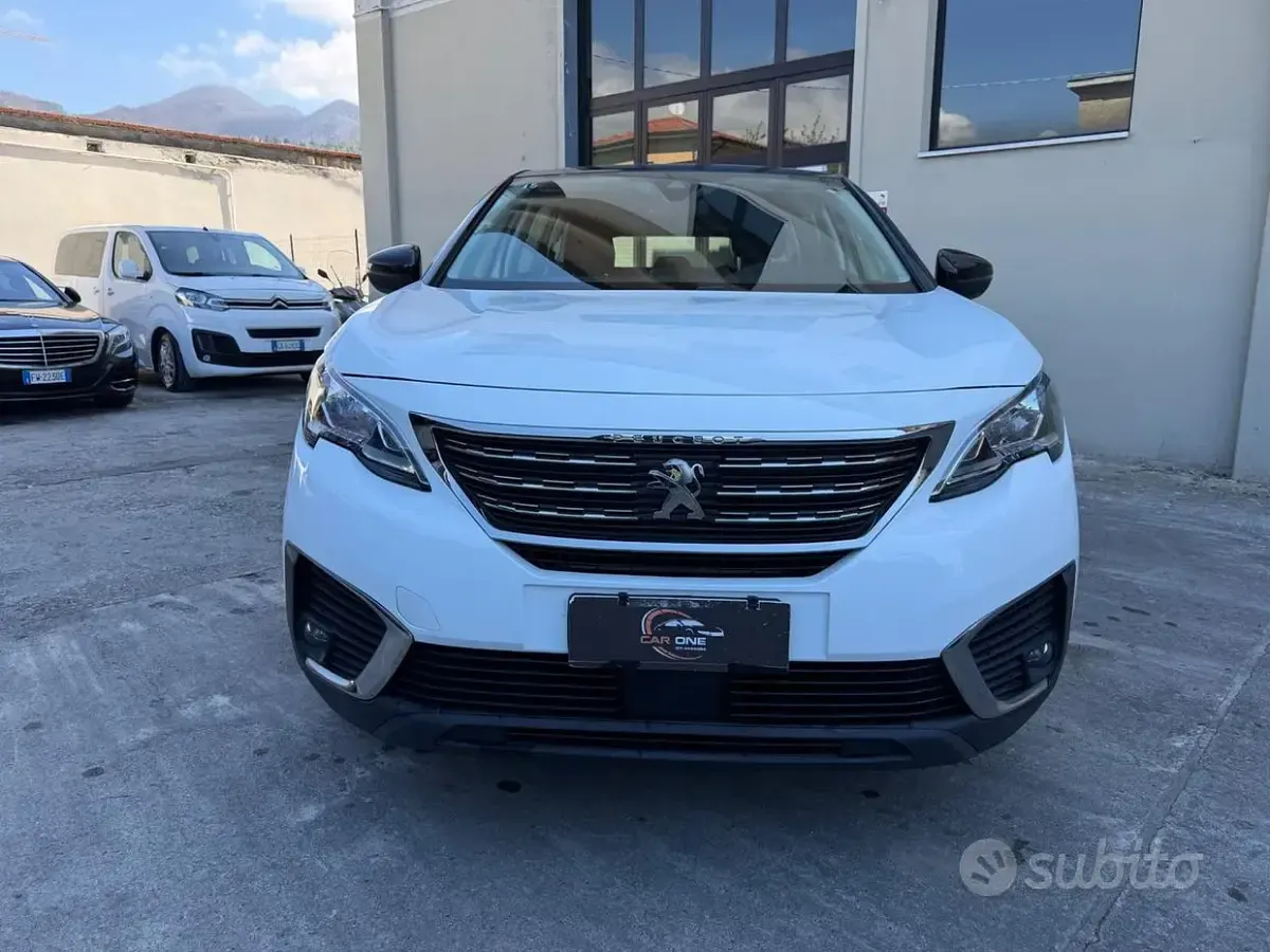 Usata Peugeot 5008 Allure 131 CV (96 kW) 2019 Bianco SUV