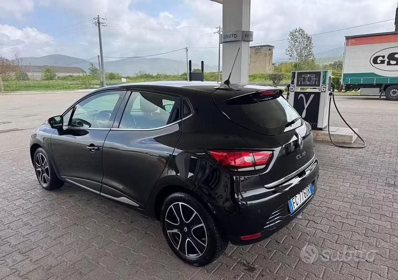 Second-hand Renault Clio IV 75 CP (55 kW) 2017 Berlinǎ