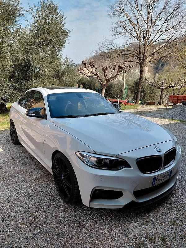 Begagnad BMW 225 2014 Vit Sportkupé