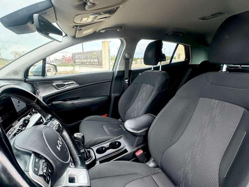 Argento Usata 2023 Kia Sportage Style SUV | 22.900 € (Buon prezzo) - Immagine 1/4