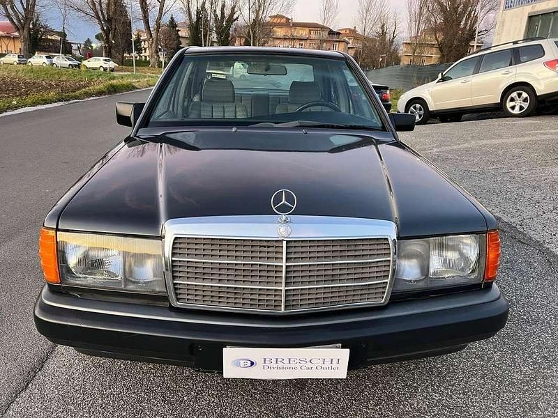 Nero Usata 1989 Mercedes 190 Tre volumi | 6900 € - Immagine 1/4