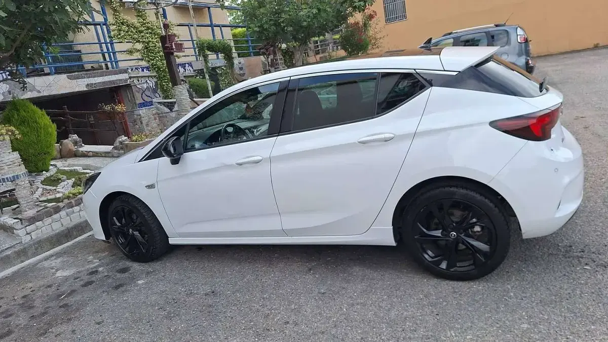 Usata Opel Astra OPC 125 CV (91 kW) 2019 Bianco Berlina