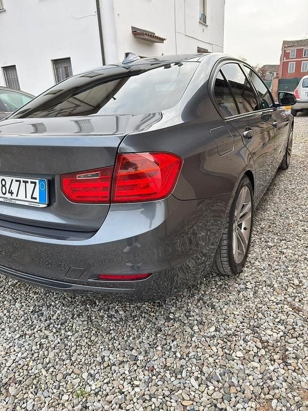 Usata BMW 325 218 CV (160 kW) 2013 Grigio Berlina