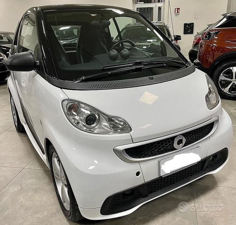 Usata 2012 Smart ForTwo Coupé Passion Utilitaria | 5000 € (Buon prezzo) - Immagine 1/4