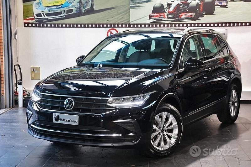 Usata VW Tiguan Life 131 CV (96 kW) 2021 Nero SUV