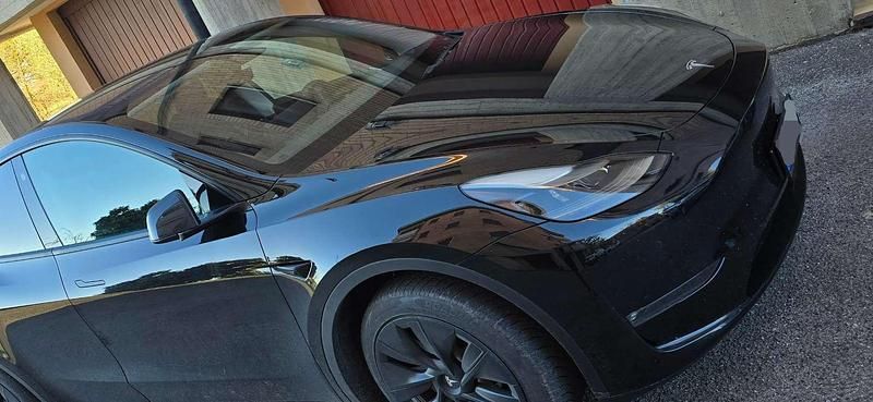 Usata Tesla Model Y 152 kW (208 CV) 2023 Nero SUV