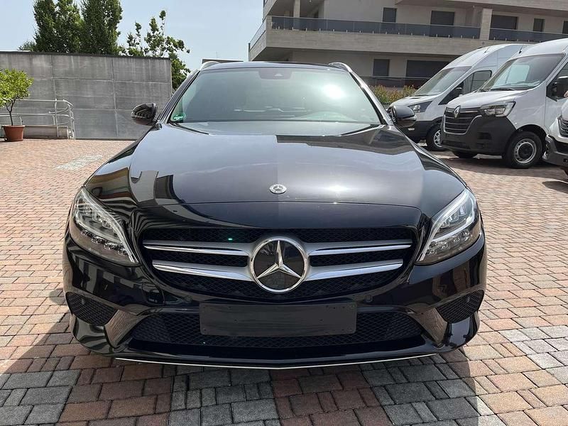 Usata Mercedes C300e 194 CV (142 kW) 2020 Nero Station wagon