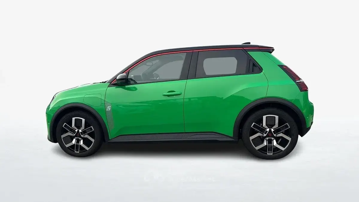 Usata Renault 5 E-Tech Komfort 110 kW (150 CV) 2025 Verde Berlina