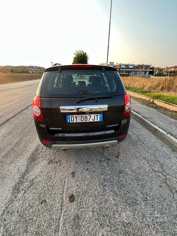 Usata Chevrolet Captiva 150 CV (110 kW) 2009 Blu/azzurro SUV