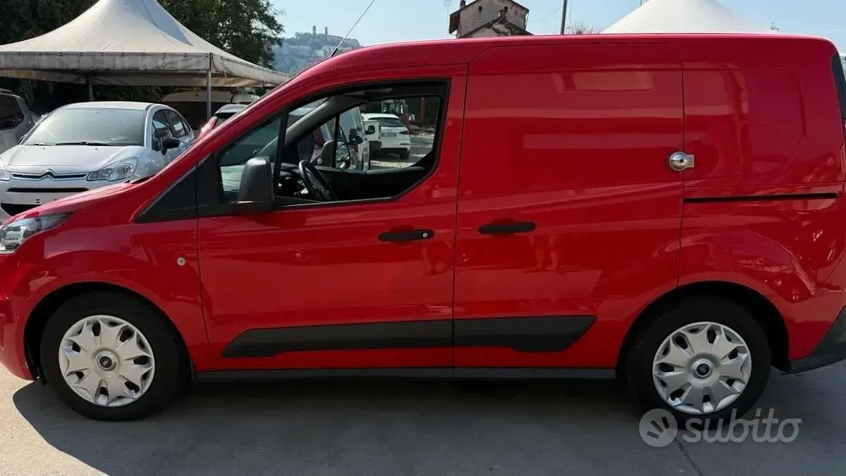 Usata Ford Transit Connect Trend 120 CV (88 kW) 2017 Rosso Monovolume