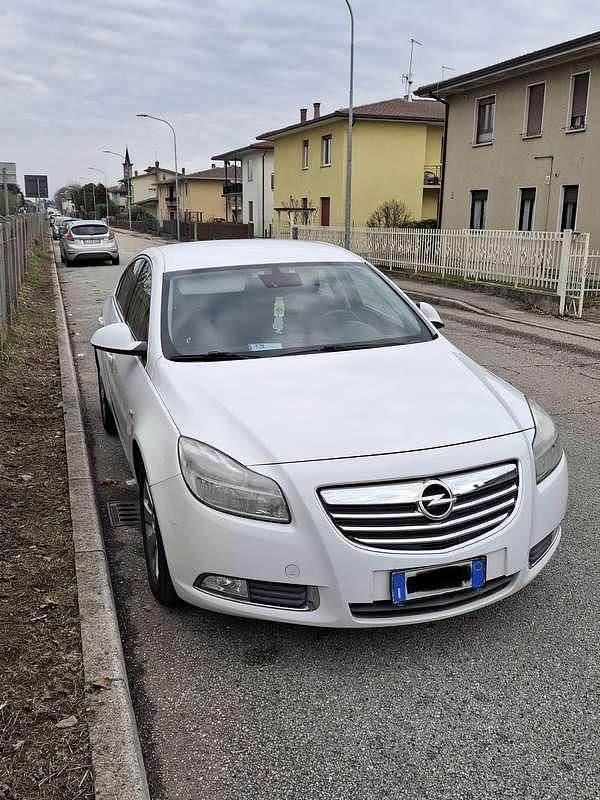 Usata Opel Insignia 131 CV (96 kW) 2013 Berlina
