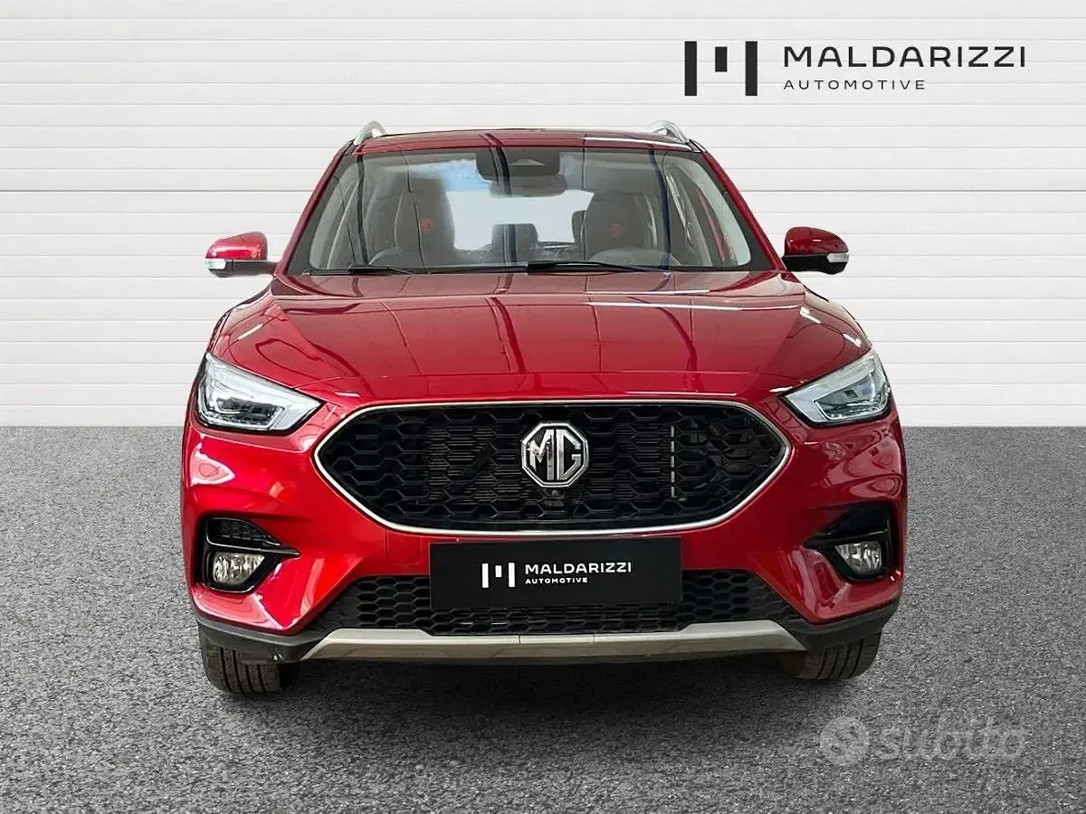 Usata MG ZS Luxury 106 CV (77 kW) 2024 Rosso SUV