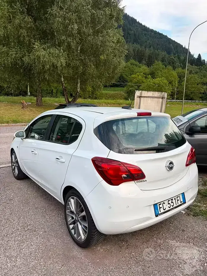 Usata Opel Corsa Cosmo 90 CV (66 kW) 2016 Bianco Utilitaria