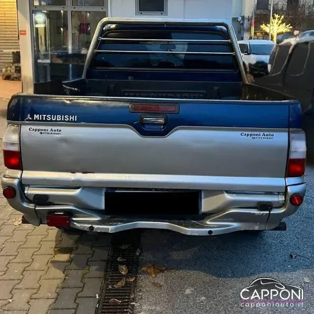 Usata Mitsubishi L200 116 CV (85 kW) 2003 Blu Pick-up