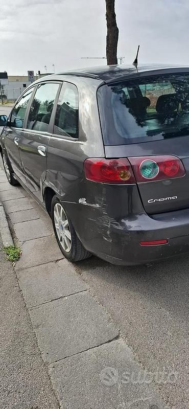 Usata Fiat Croma Dynamic 150 CV (110 kW) 2006 Grigio Station wagon