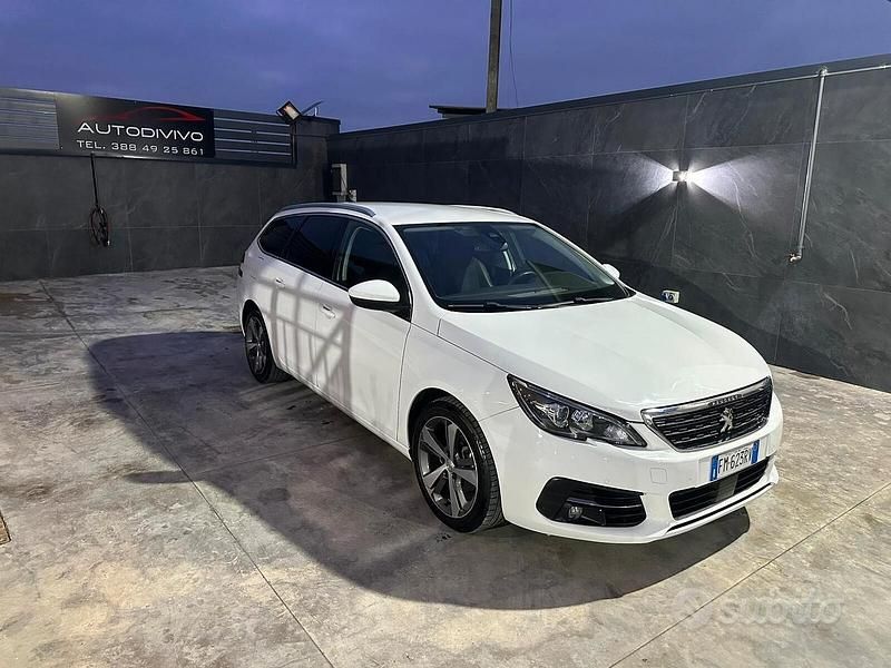 Usata Peugeot 308 GT-line 120 CV (88 kW) 2018 Bianco Station wagon