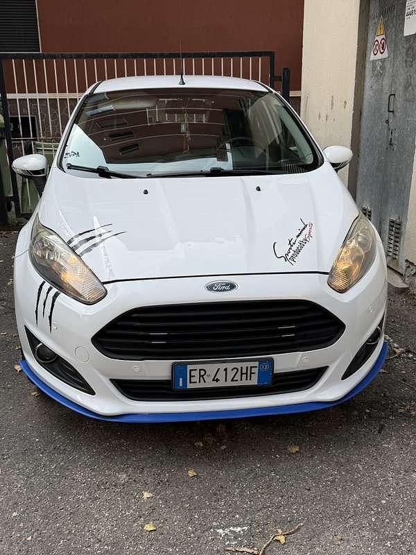 Usata Ford Fiesta 97 CV (71 kW) 2013 Berlina