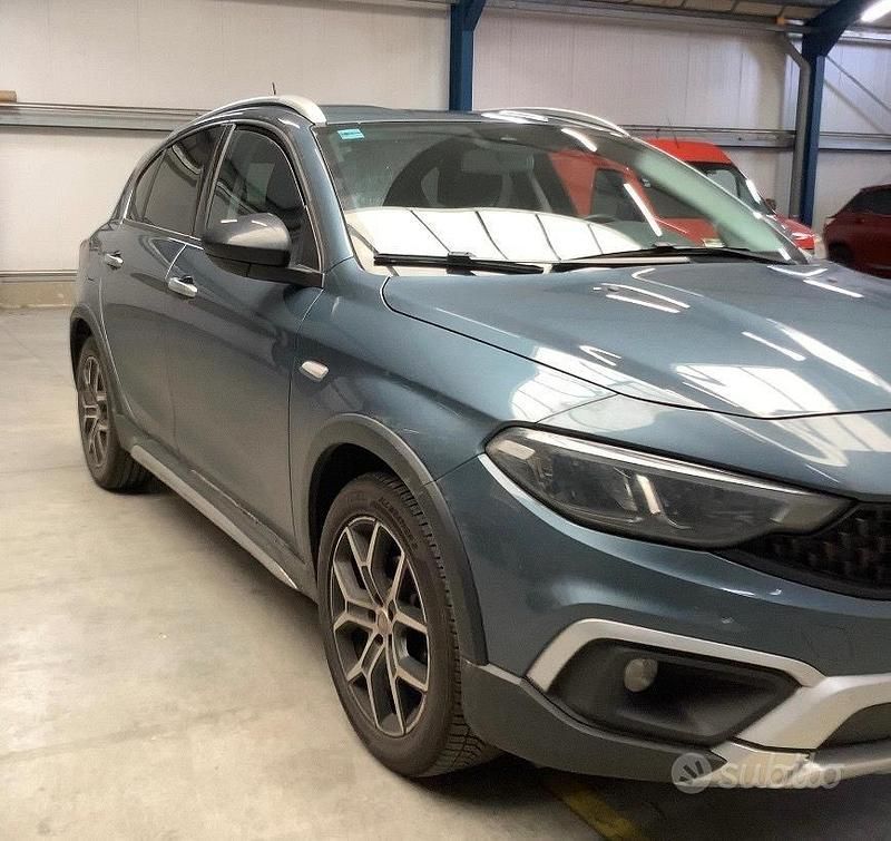 Usata Fiat Tipo Cross 130 CV (95 kW) 2021 Blu Berlina