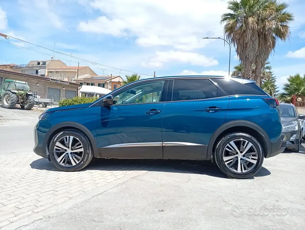 Usata Peugeot 3008 Allure 131 CV (96 kW) 2022 Bluazzurro SUV