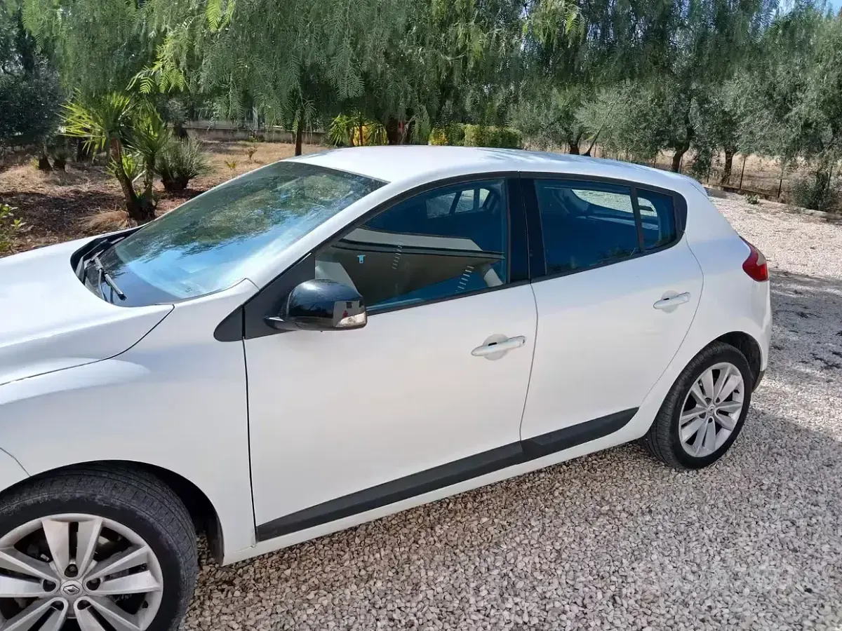 Usata Renault Mégane III 90 CV (66 kW) 2011 Bianco Berlina