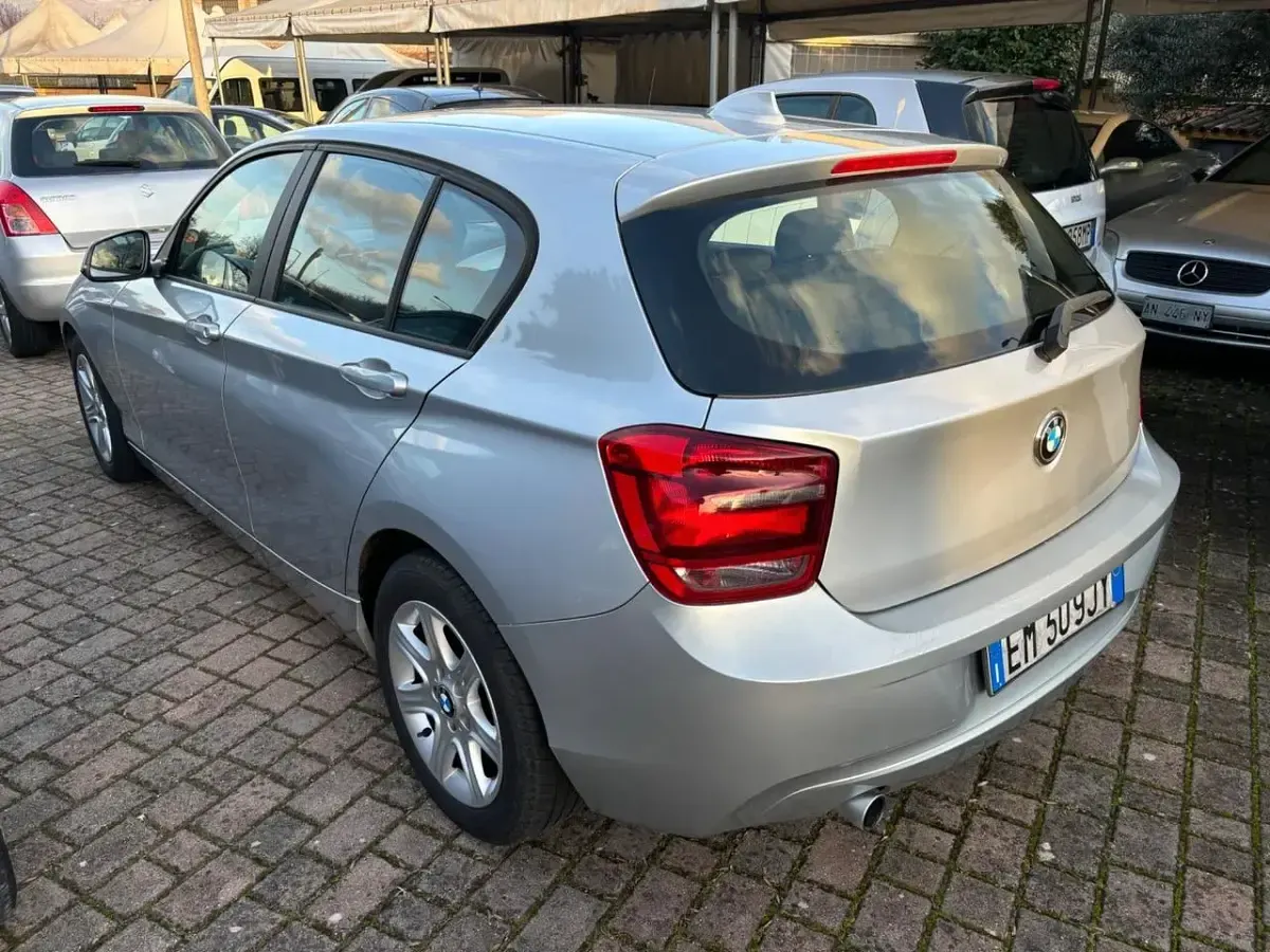 Usata BMW 116 Comfort Edition 116 CV (85 kW) 2012 Argento Utilitaria