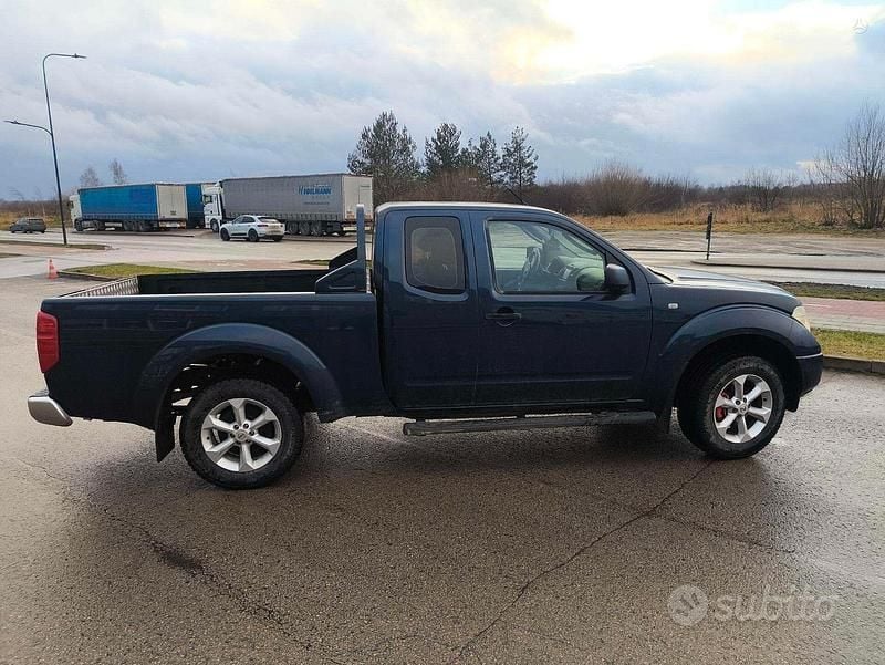 Usata Nissan Navara XE 171 CV (125 kW) 2006 Grigio Pick-up